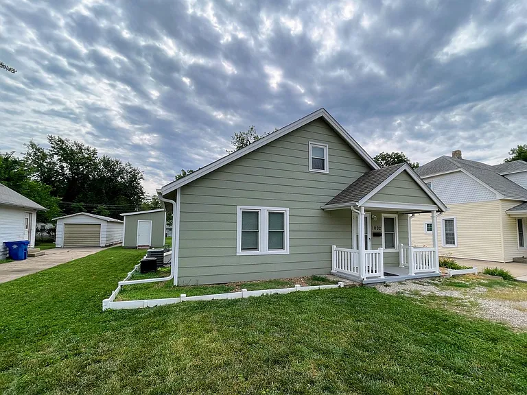 1002 N Grimes St — Photo 3