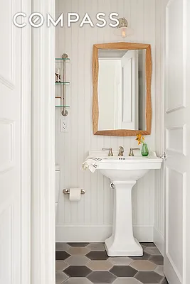 Sold by Compass | media 19