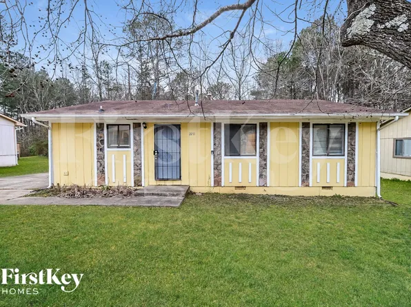 2211 Cherokee Valley Cir, Lithonia, GA 30058