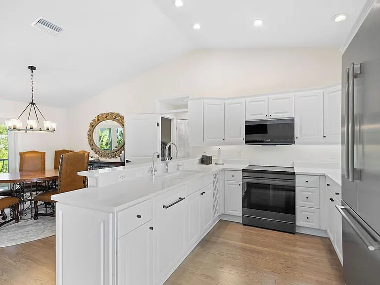 350 Firehouse Ct — Photo 15