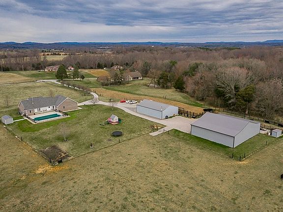 4th image of 781 Malone Ln