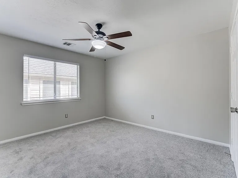 12415 Silversmine Dr — Photo 29