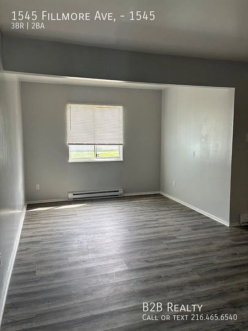 Available Now: Cozy 3-Bedroom Multi-Family Home in a Prime Location — Photo 4
