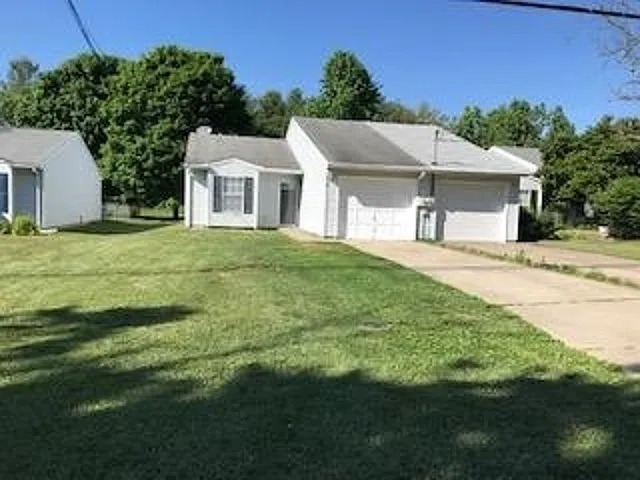 210 Jeffie Ln photo 1