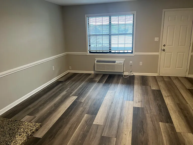 589 Starlight Dr #8 — Photo 3