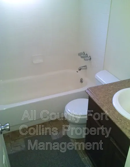 1108 Baker St #B — Photo 11