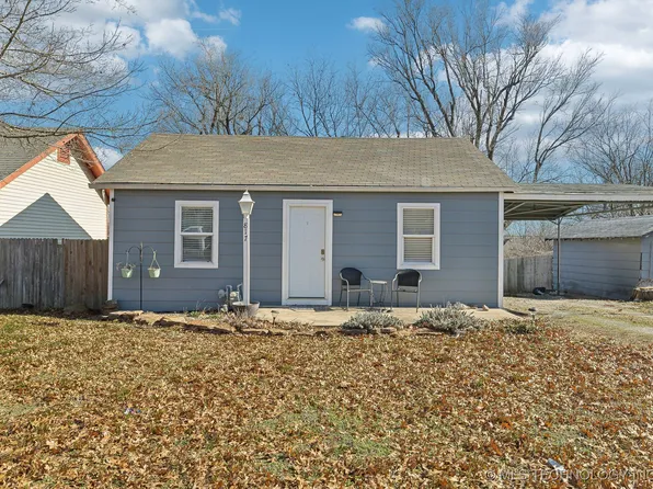 817 N 11th St, Collinsville, OK 74021