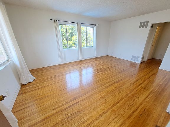 4th image of 1727 S Westgate Ave