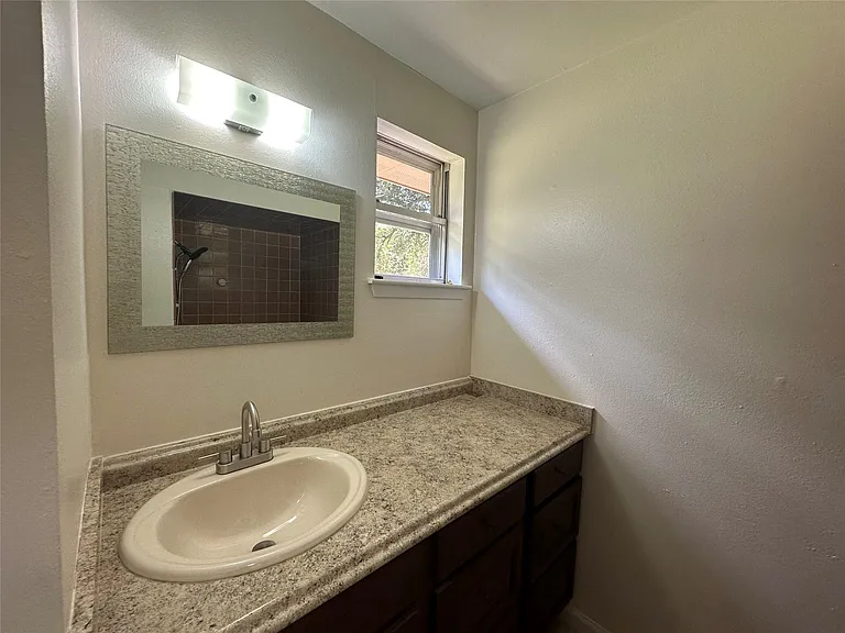 5919 Ludington Dr — Photo 12