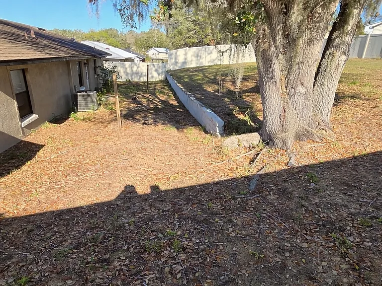 513 Greenbrough Dr — Photo 5