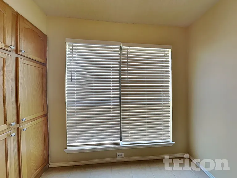 1715 Cordova Dr — Photo 6
