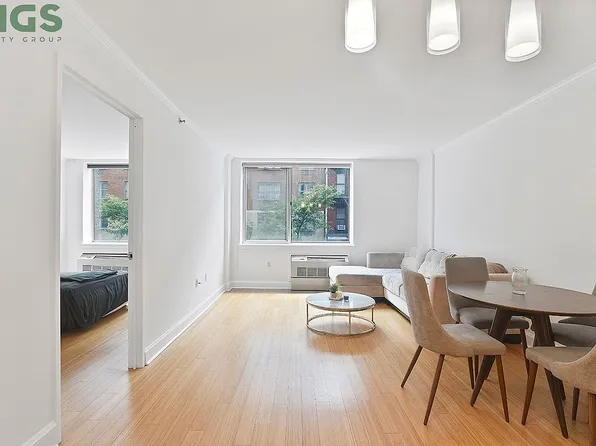 505 W 47th St #2ES, New York, NY 10036