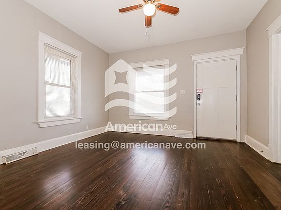 1666590_002_living_room_14297983.jpg