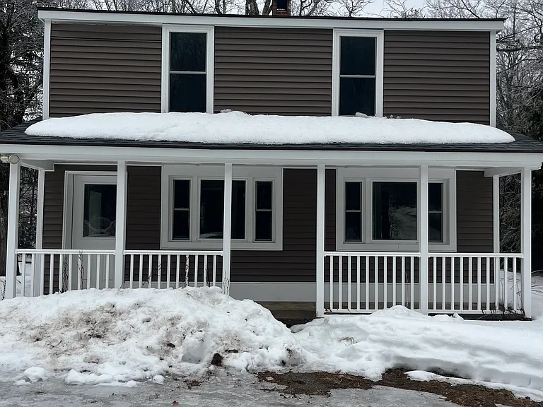 82 Old Town Rd — Photo 1