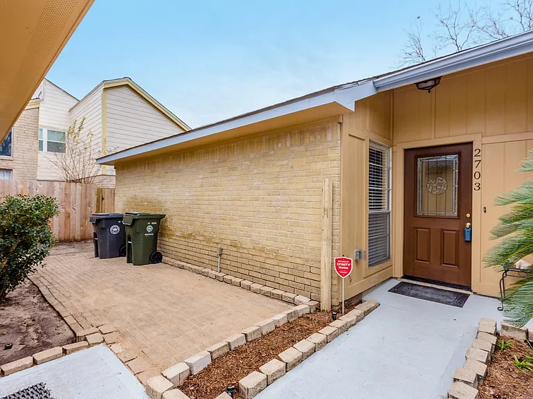 2703 Ferry Lndg — Photo 5