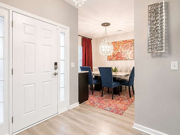 4th image of 3166 Imperial Cir SW