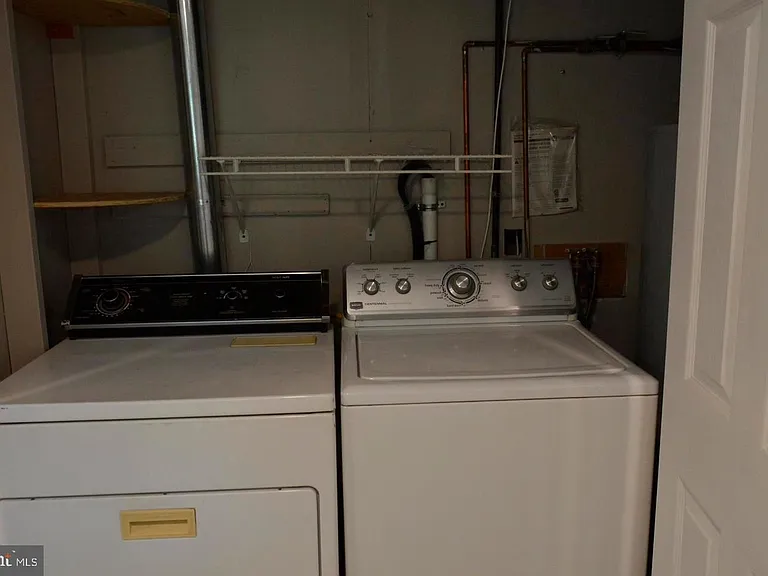 3131 Clive Ave — Photo 10