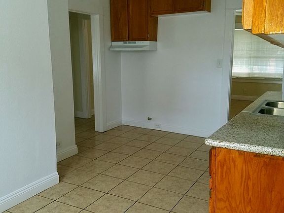 5th image of 3413-3419 W 63rd St #3415