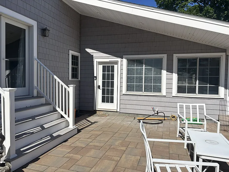 210 High St — Photo 1