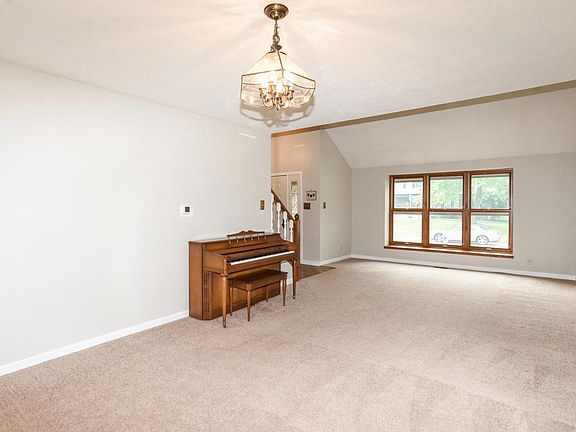 3rd image of 8857 Ginnylock Dr