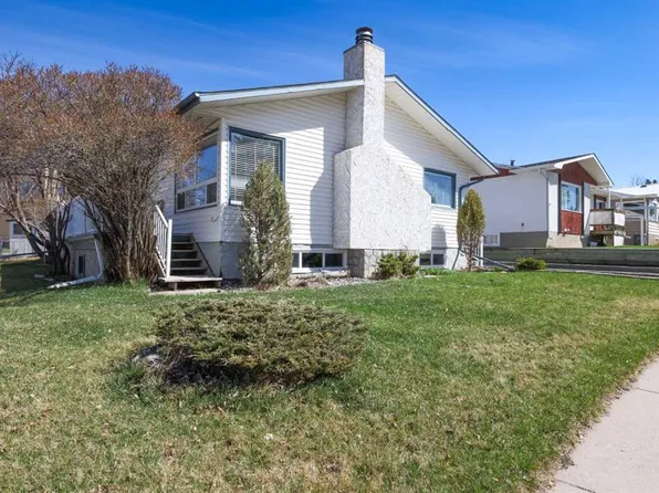5424 S 51st Ave, Rocky Mountain House, AB T4T 1E8