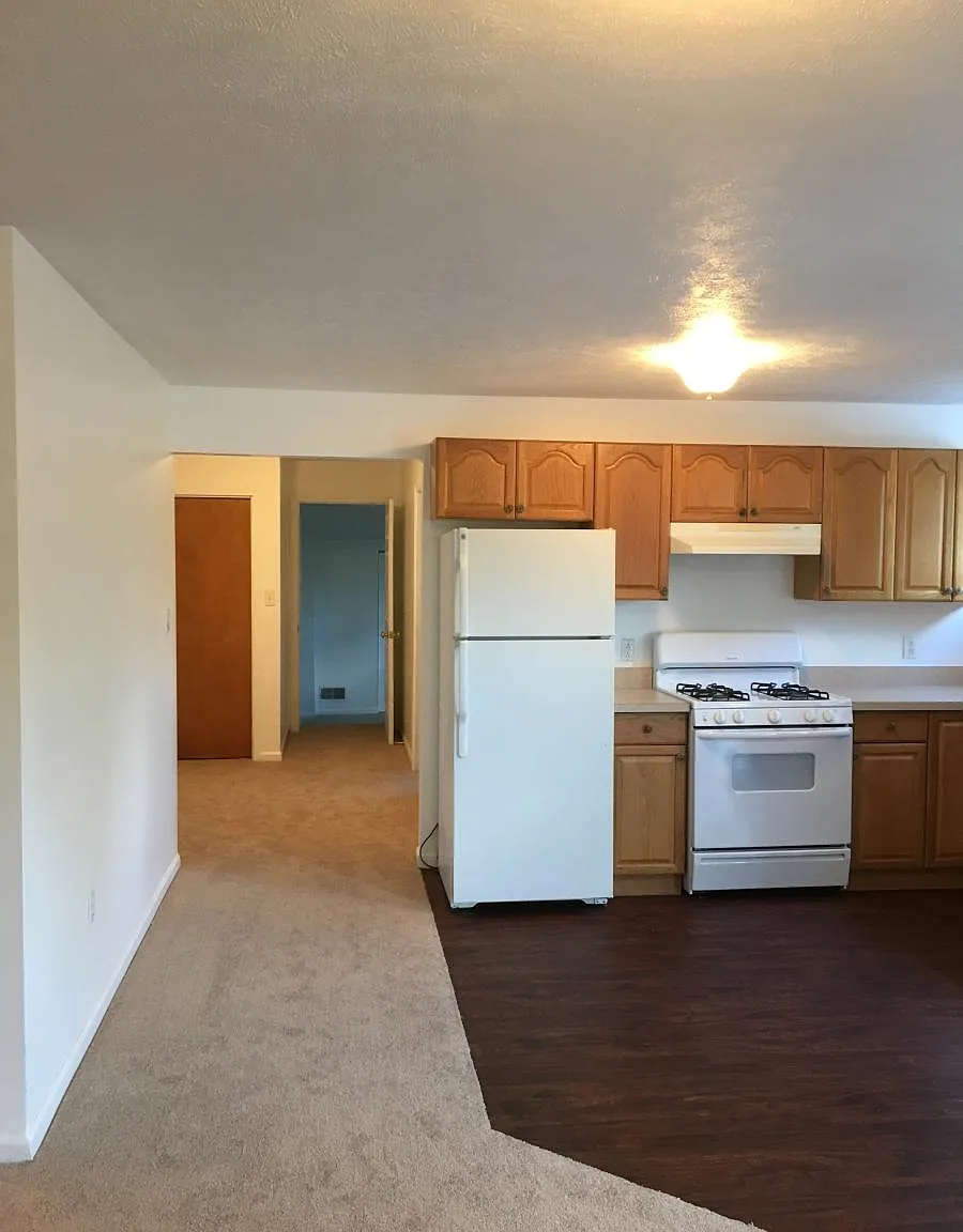 2 bed, 1250 sqft, $1,350 — Photo 2