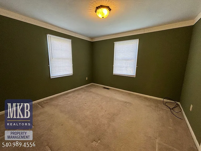 1712 Wayne St NE — Photo 16