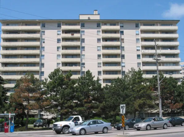 6010 Bathurst St, Toronto, ON M2R 1Z7