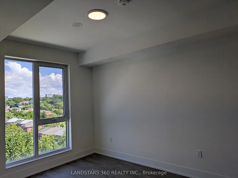 858 Dupont St #816 — Photo 13