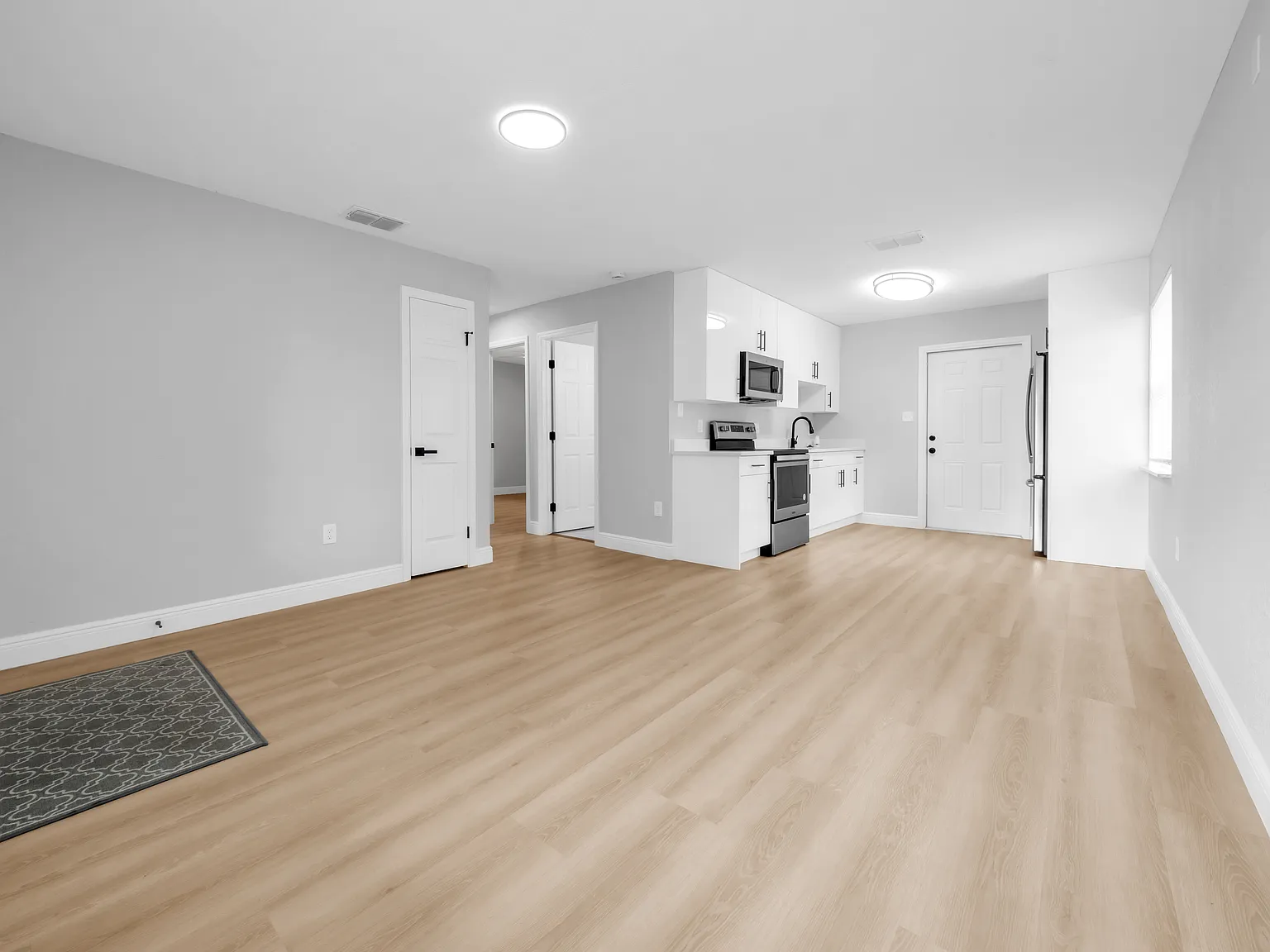 2 bed, 725 sqft, $1,490 — Photo 4