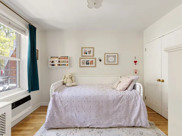 616 East 18th Street image 14 of 21