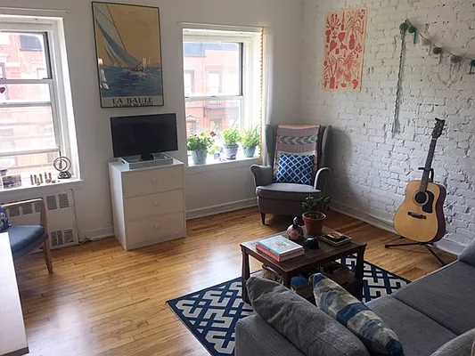 Rented by Bank Neary | media 27