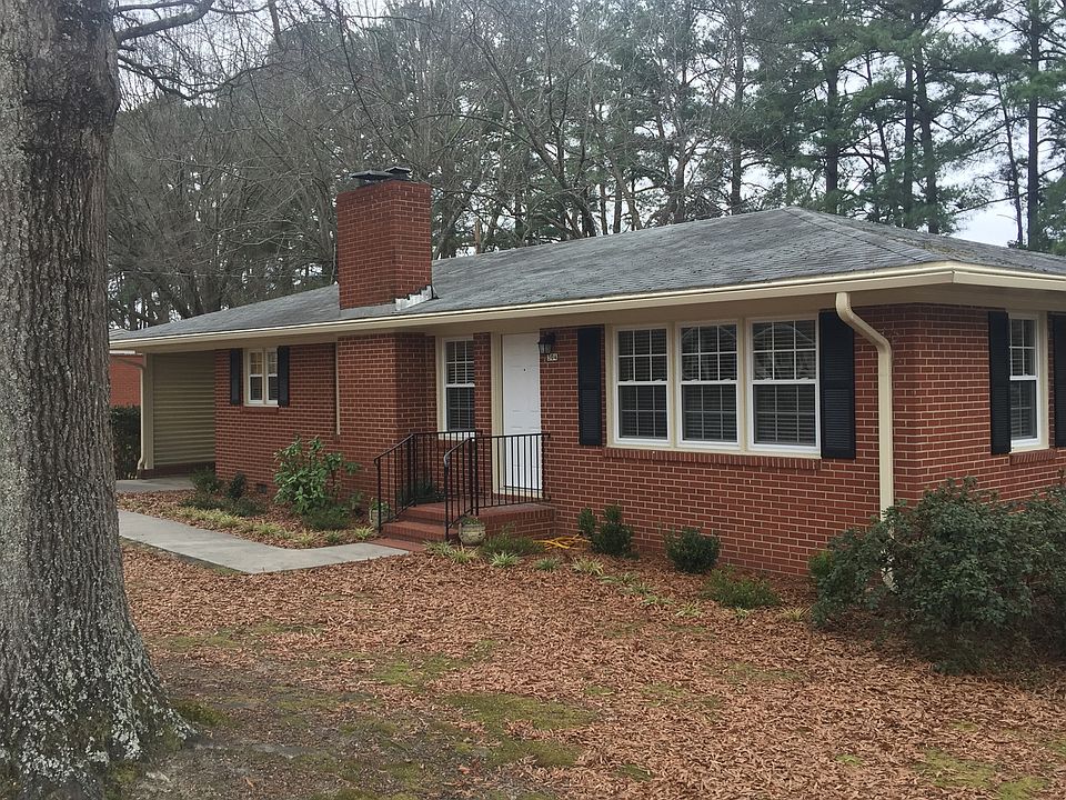 All brick exterior-new energy efficient windows