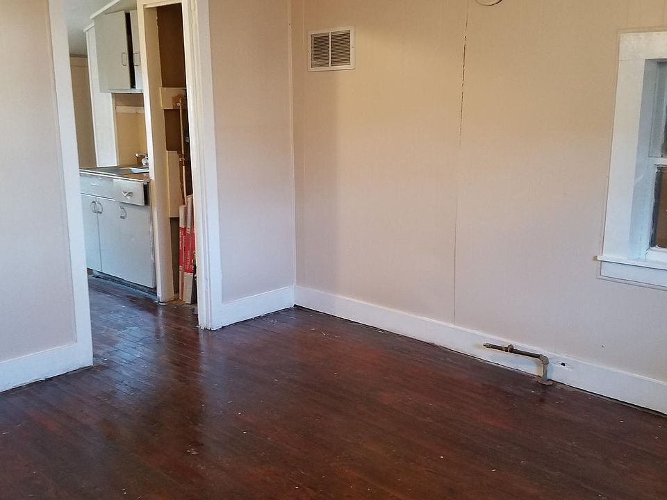 Living room - view into kitchen