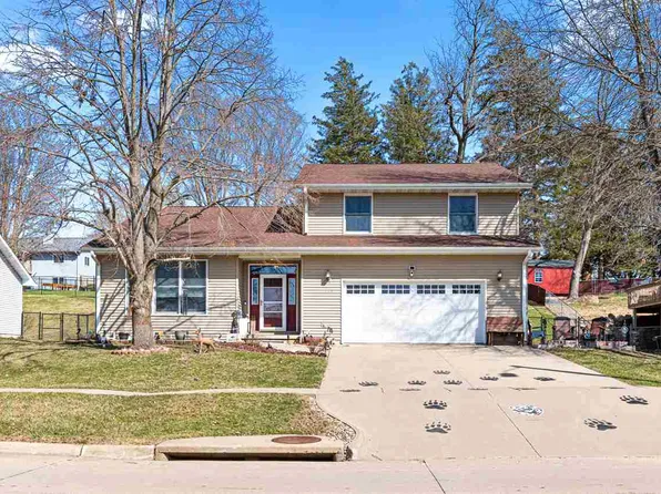 123 Scott Dr, West Branch, IA 52358