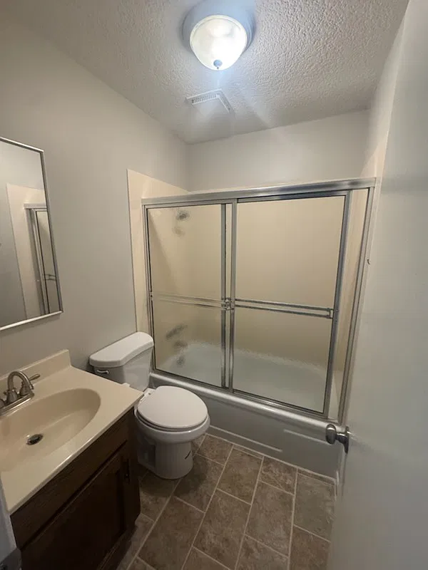 3 bed, 1400 sqft, $2,590 — Photo 3