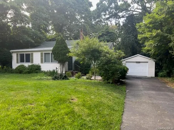 176 N Side Road, Wading River, NY 11792