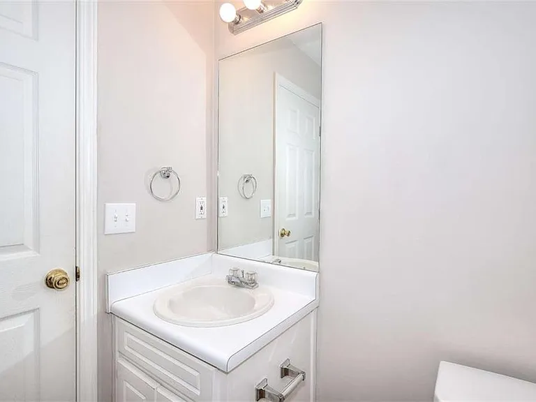 4160 Janel Ln — Photo 8