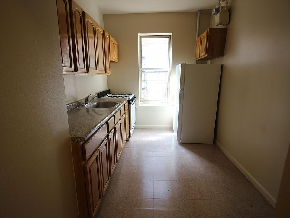 2nd image of 2165 Ryer Ave APT 4D