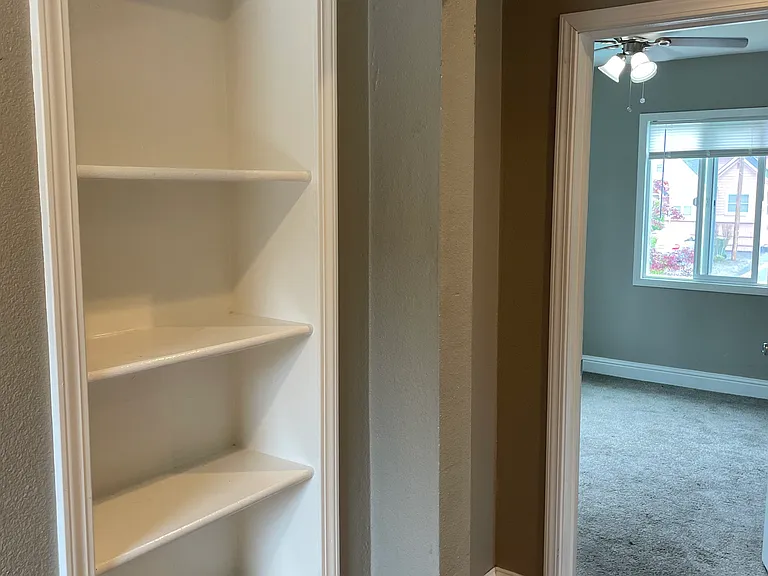 547 N School St #A — Photo 13