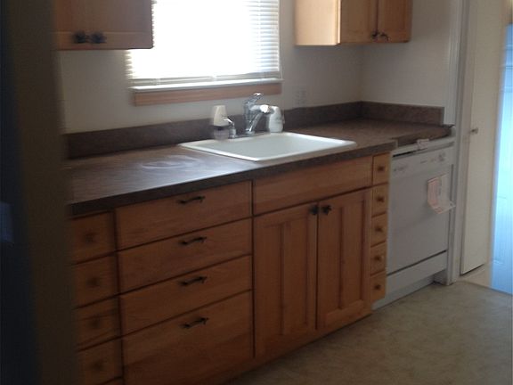 3rd image of 2051 N Vernon St