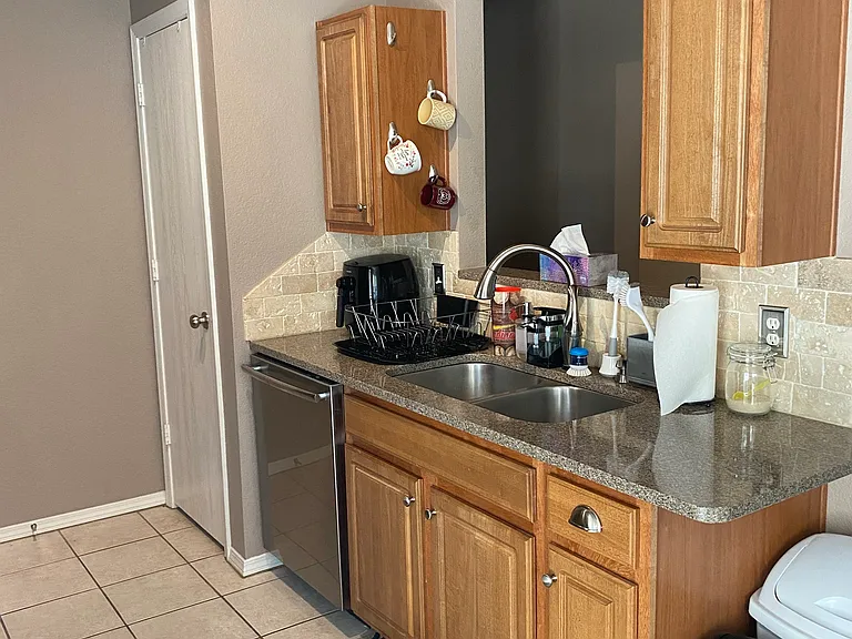 15616 Lilly Garden Ln — Photo 6