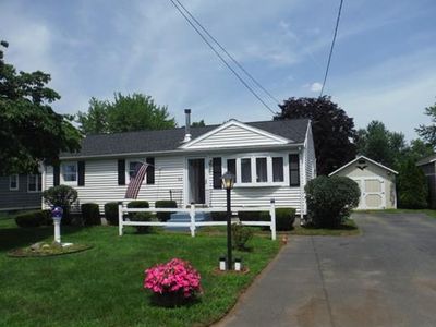 42 Hall St, Feeding Hills, MA, 01030