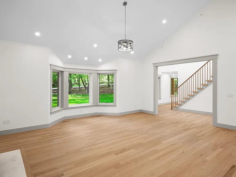 1111 Hardscrabble Rd — Photo 10