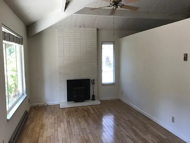 202 E Hilton Dr — Photo 1