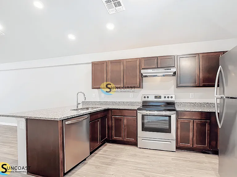 27078 Adams St — Photo 7
