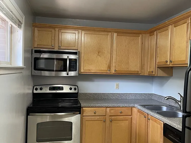 250 Little St #302B — Photo 5
