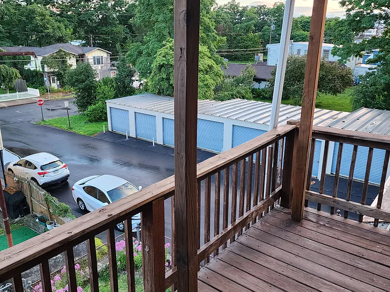 642 W Penn St — Photo 57