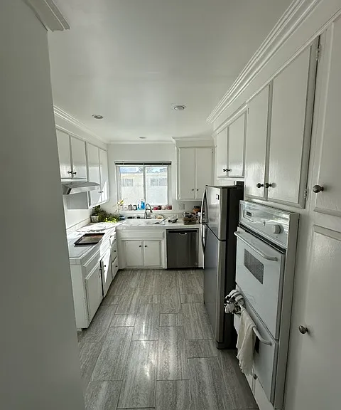 930 3rd St #302 — Photo 8