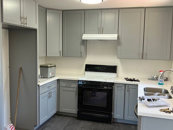2nd image of 9800 Vesper Ave Unit 102